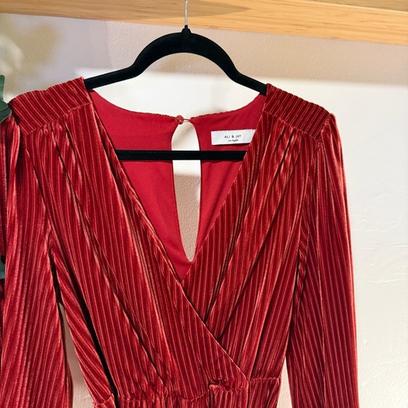 Ali & Jay Burgundy Pleated Velvet Wrap Midi Dress – XS - Picture 2 of 4